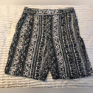 RobertLouis Women’s Shorts with Hibiscus 🌺 Pattern Black and White Size L
